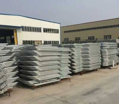 母豬產(chǎn)床與牧場工程設計 東明機械廠的專業(yè)解決方案